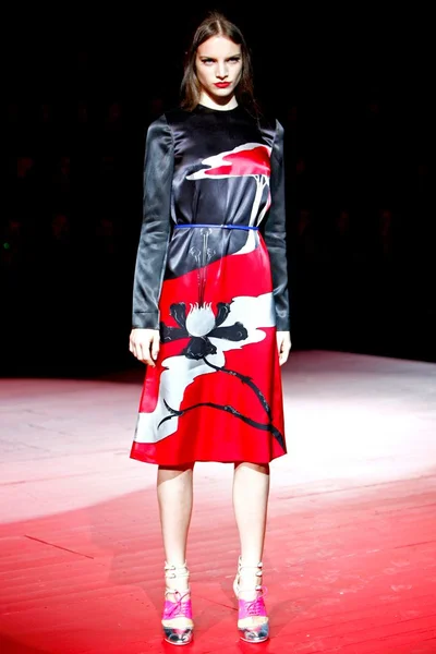 Look 15